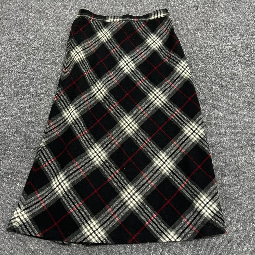 Sag Harbor Skirt Womens Size 12 Black Red White Plaid A-Line Midi Elastic Waist